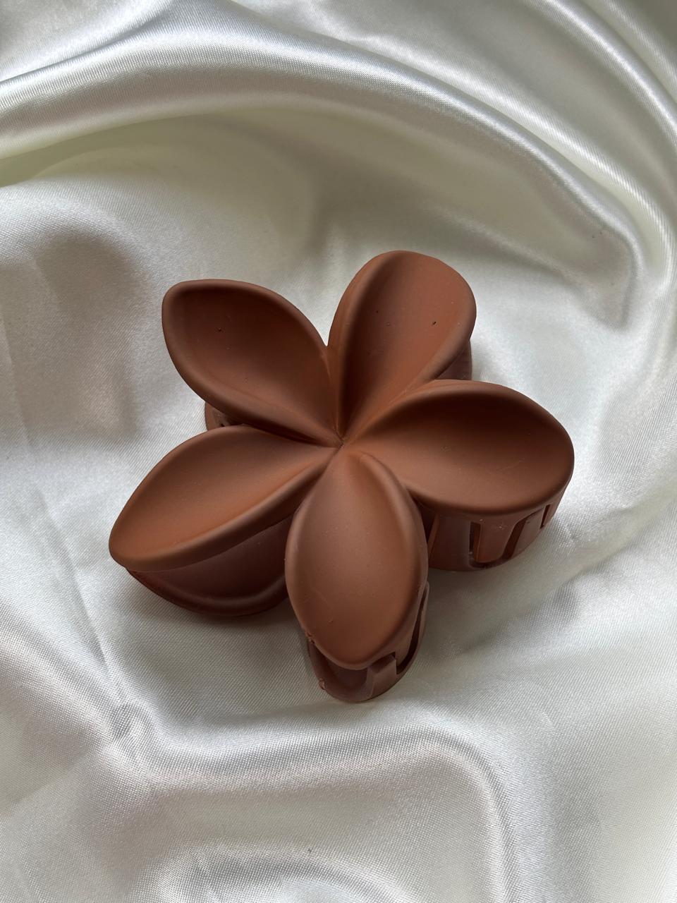 Flower Claws Hair Clutch