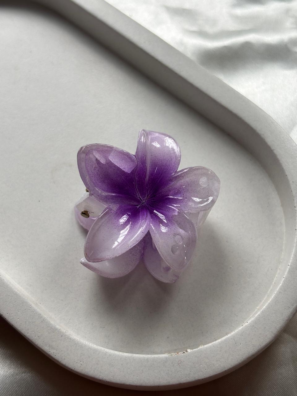 Mini Flower Claws Clutch