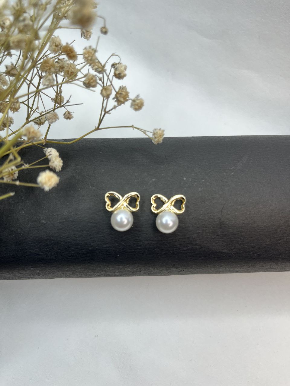 Eternal Pearl Stud Earrings