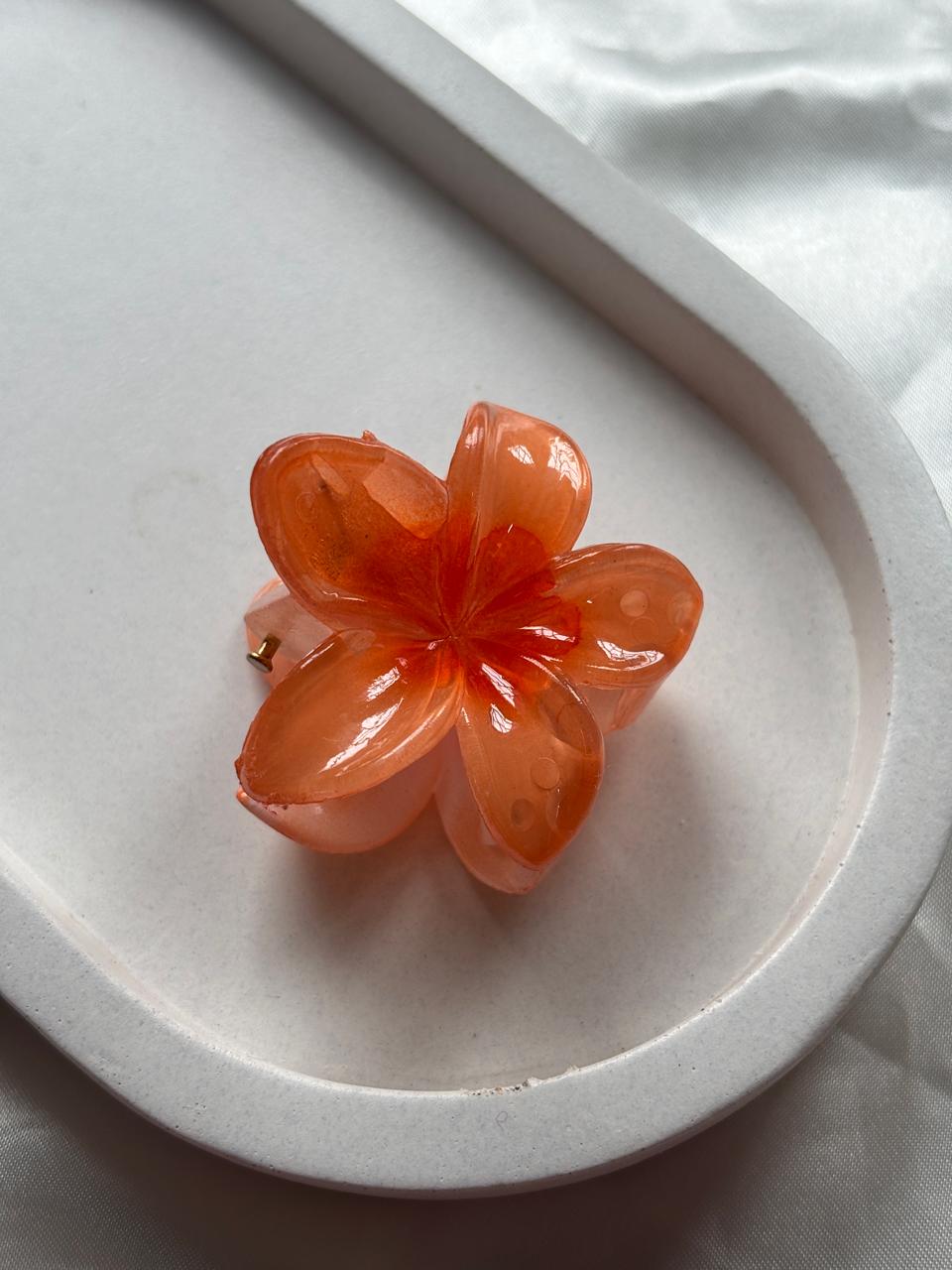Mini Flower Claws Clutch