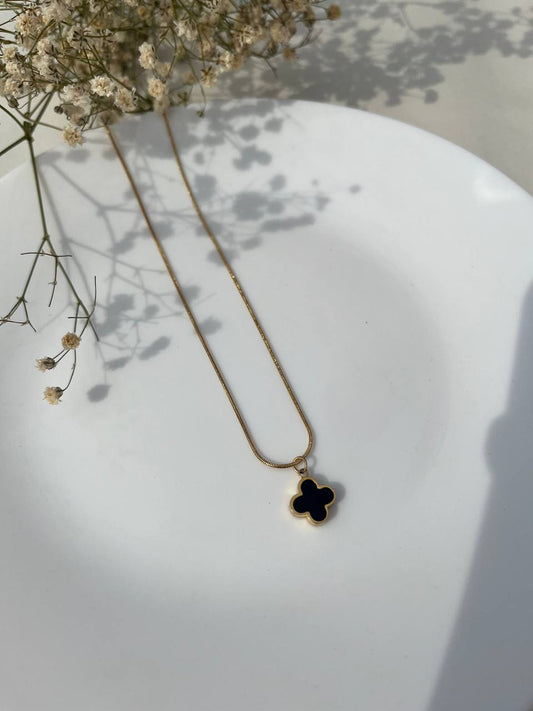 Stainless Steel B&W Clover Pendant Neckchain