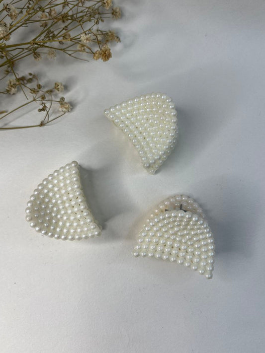 Minimalist Clustered Pearl Hair Clutch